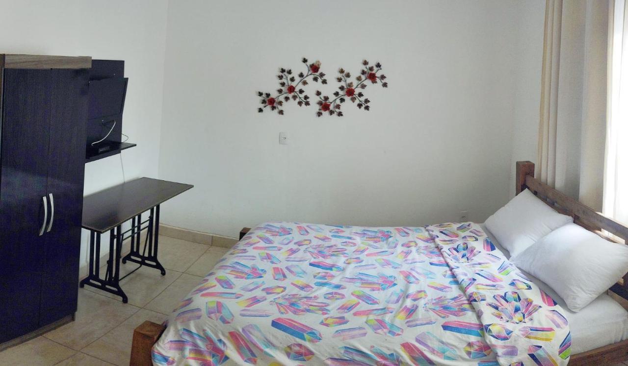 Hostel Dela Tiradentes Esterno foto